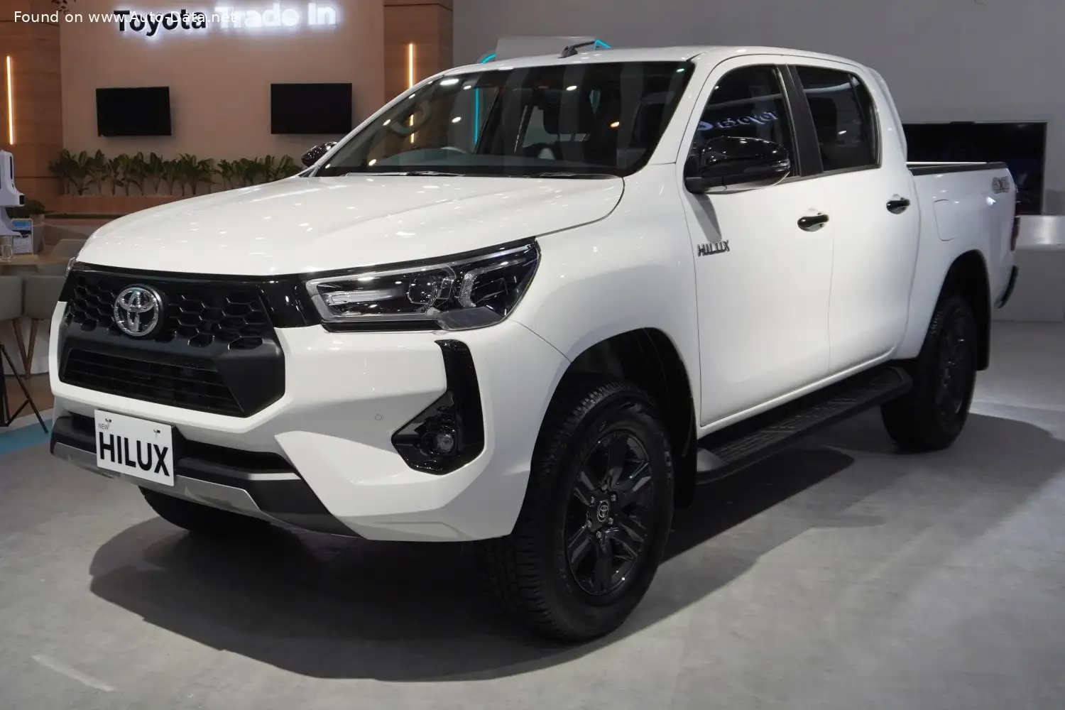 2024 Toyota Hilux Double Cab VIII (facelift 2024) 2.4d (150 Hp) 4x4 Review